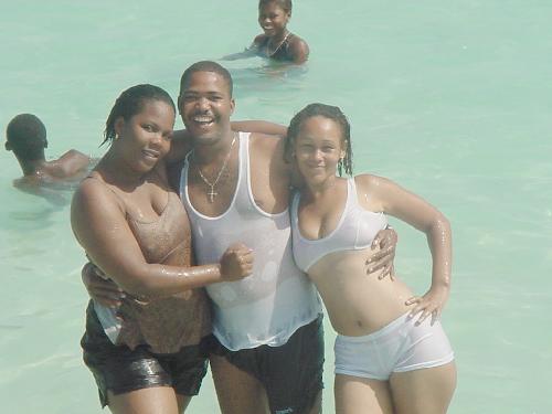 She is hot hot hot in Santo Domingo in Summer
